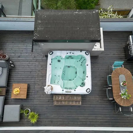 Penthouse In *